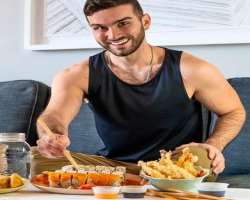 Michael Rizzi eating non vegetarian food